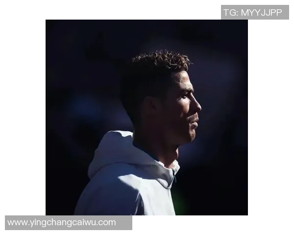 足球明星头像不露脸图片展示球员魅力与个性引发粉丝热议与关注