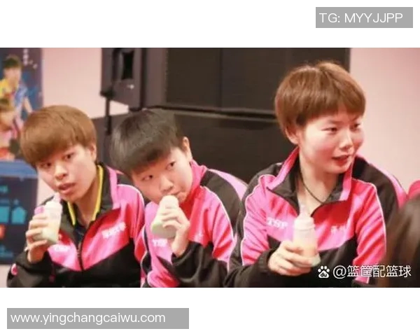 足球明星童年照揭秘他们小时候的可爱模样与成长故事